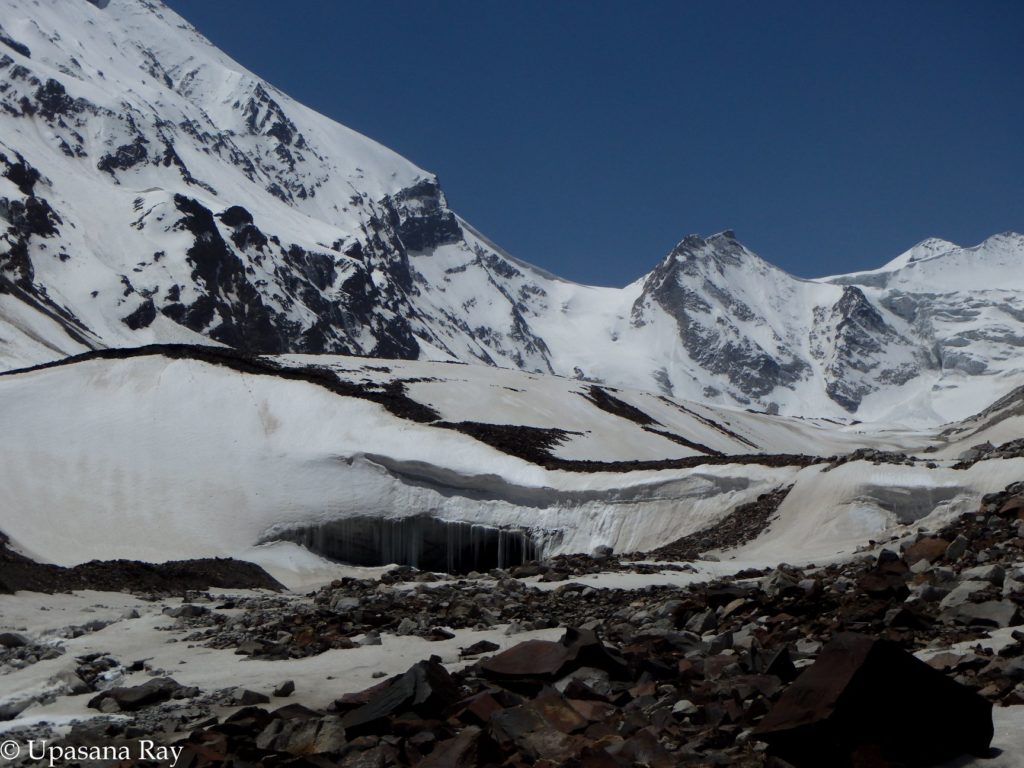 Baspa Glacier. Chotakhaga pass is visible in the background.[Lamkhaga pass 2018]